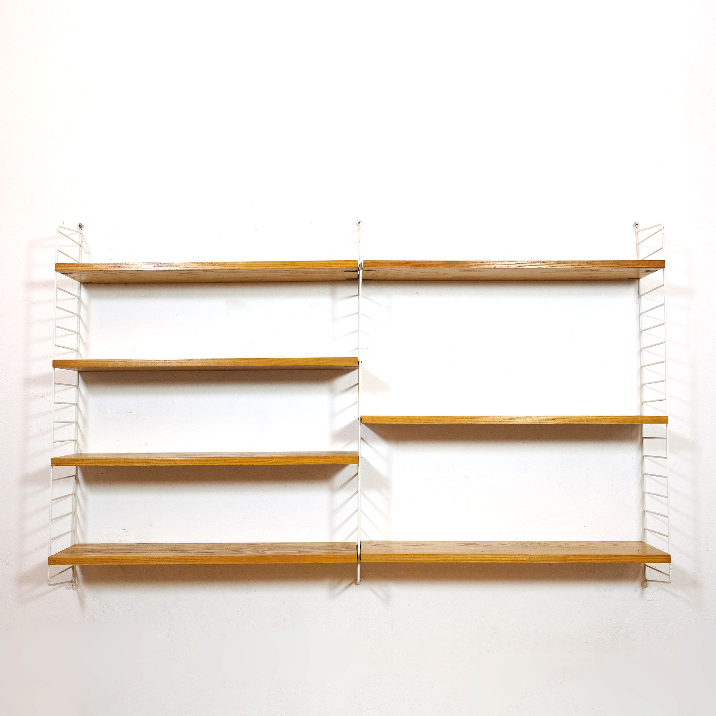 String wall unit