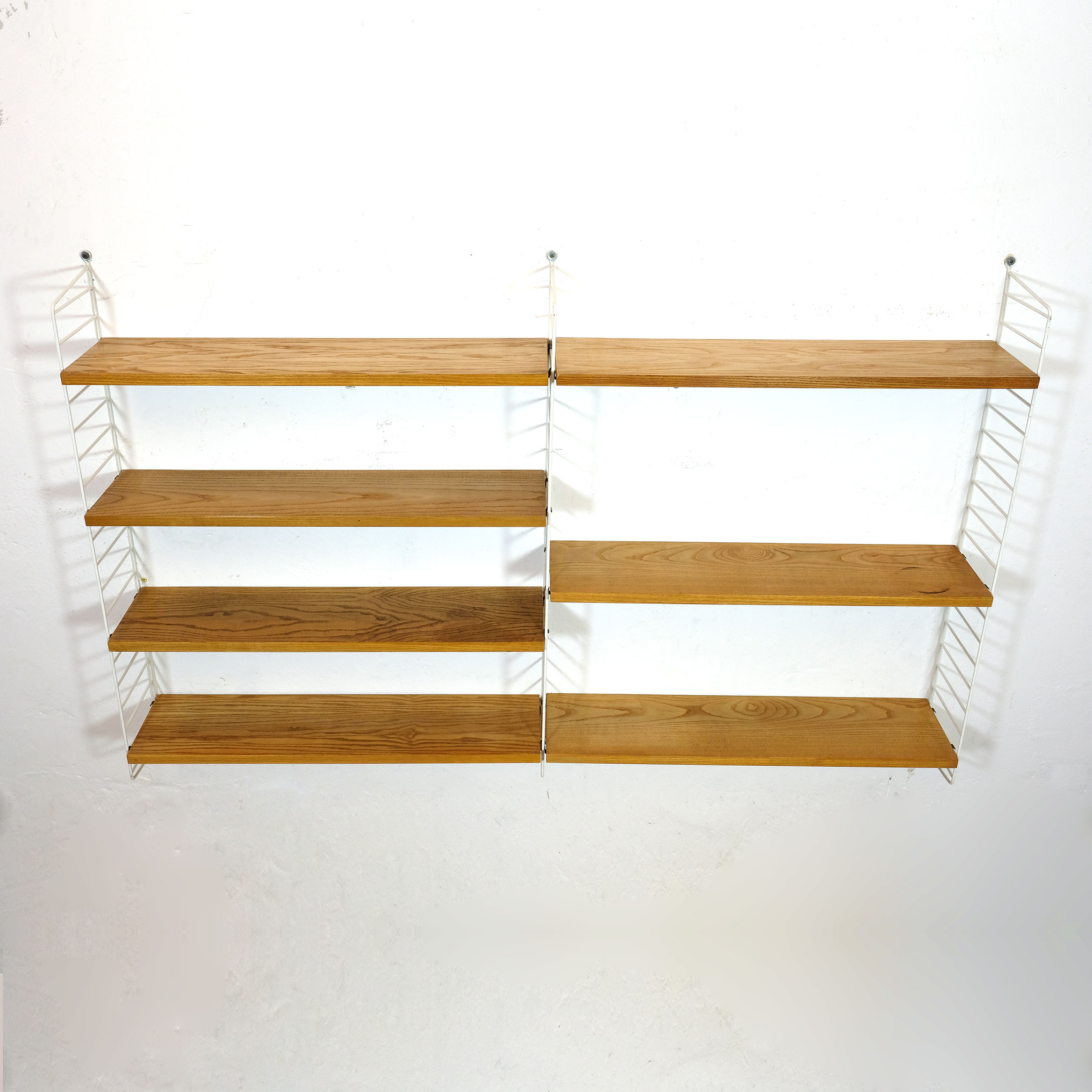 String wall unit