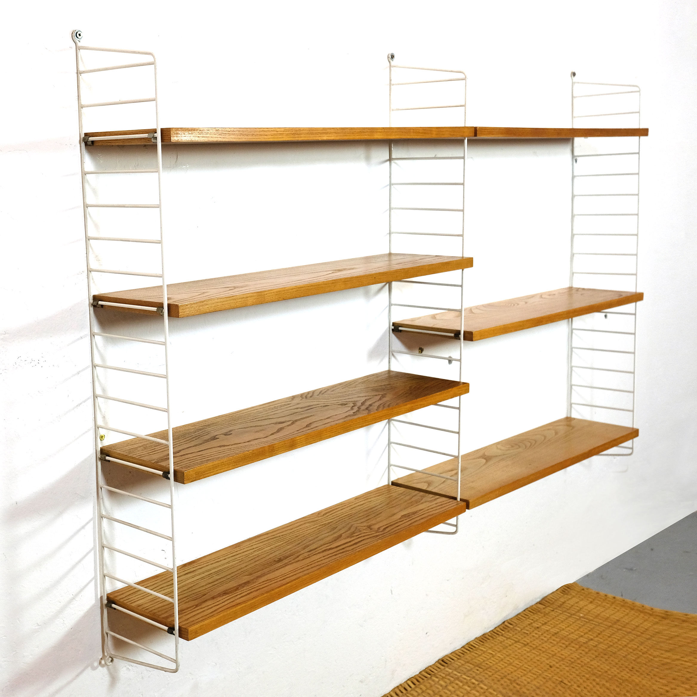 String wall unit