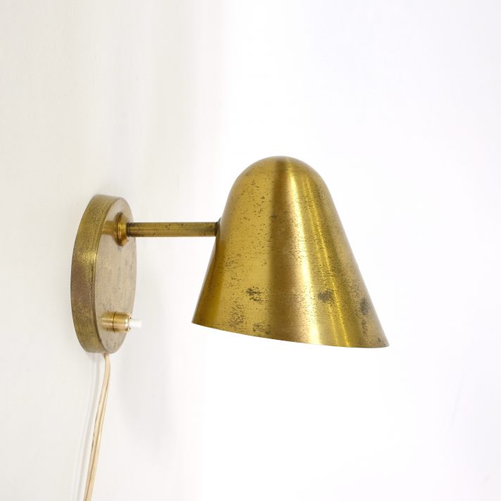 Ravishing brass wall mounted lamp, 1950’s.