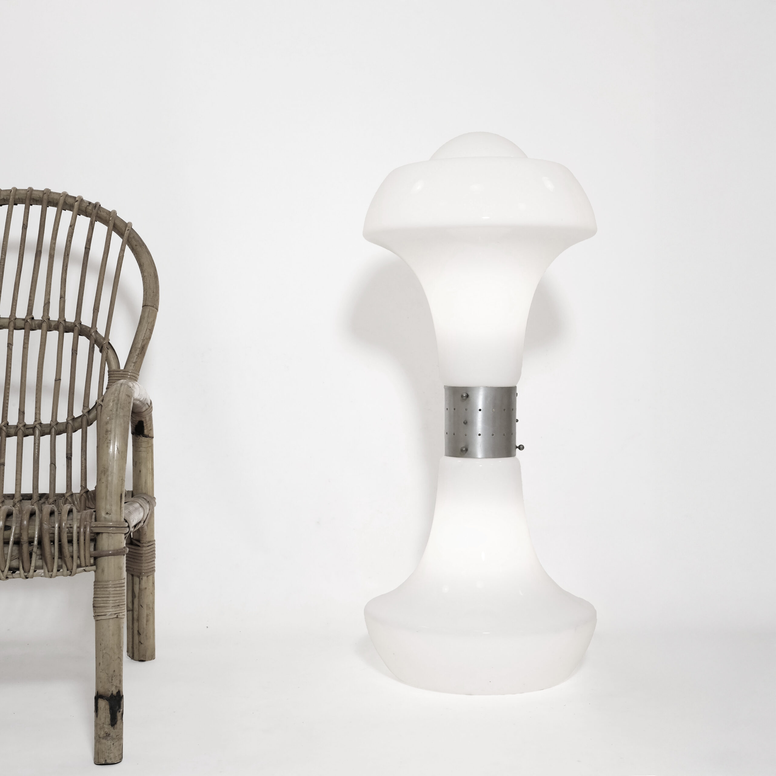 Lampe de sol italienne en verre des années 70.
