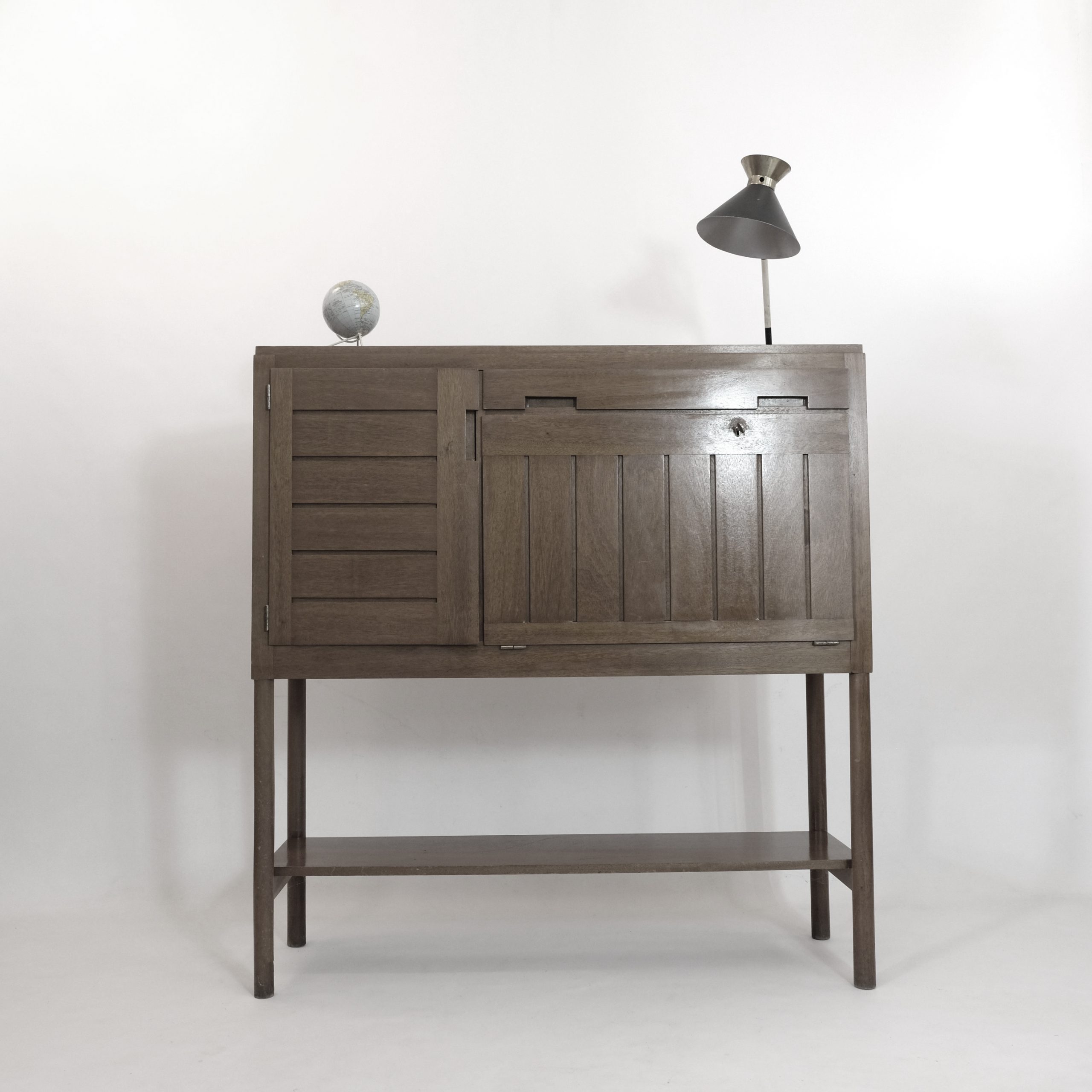 Pierre Gautier Delaye, secrétaire Weekend, 1963. — Lamp and co