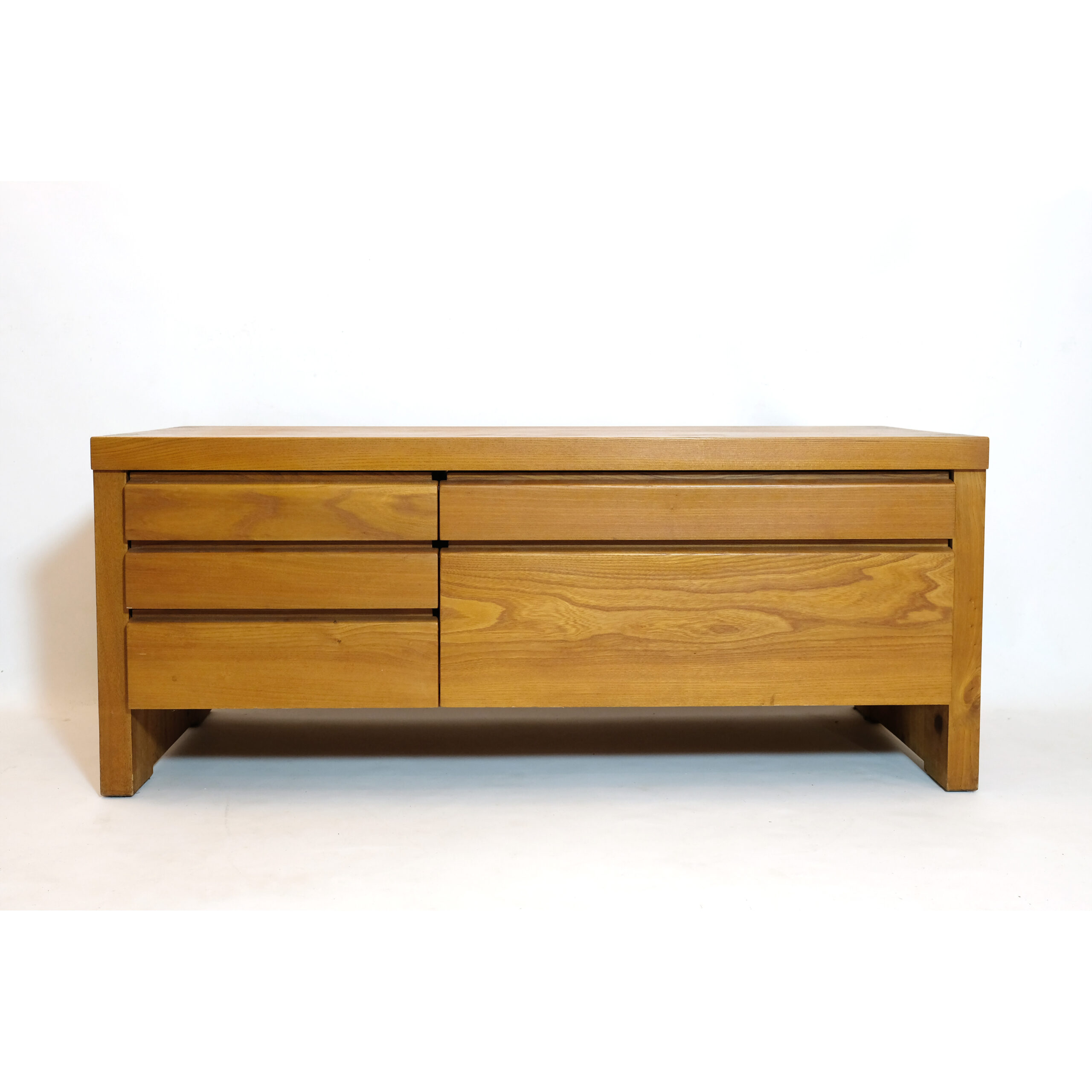 Pierre Chapo, commode R14A en orme massif, vers 1980.