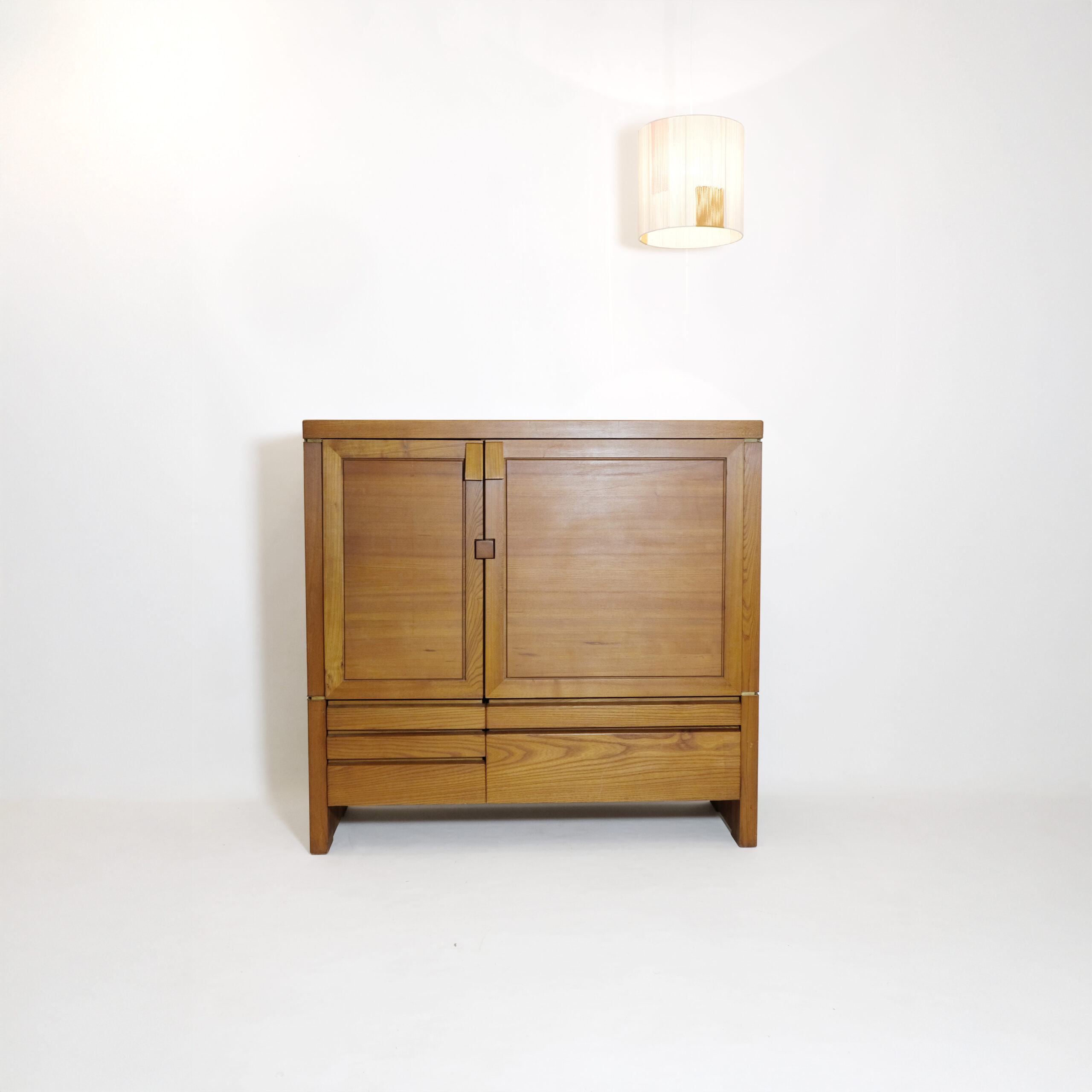 Pierre Chapo, buffet R18, orme massif, 1960-1970.