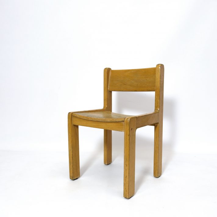 Little wooden child’s chair, 1960-1970, 4 available.