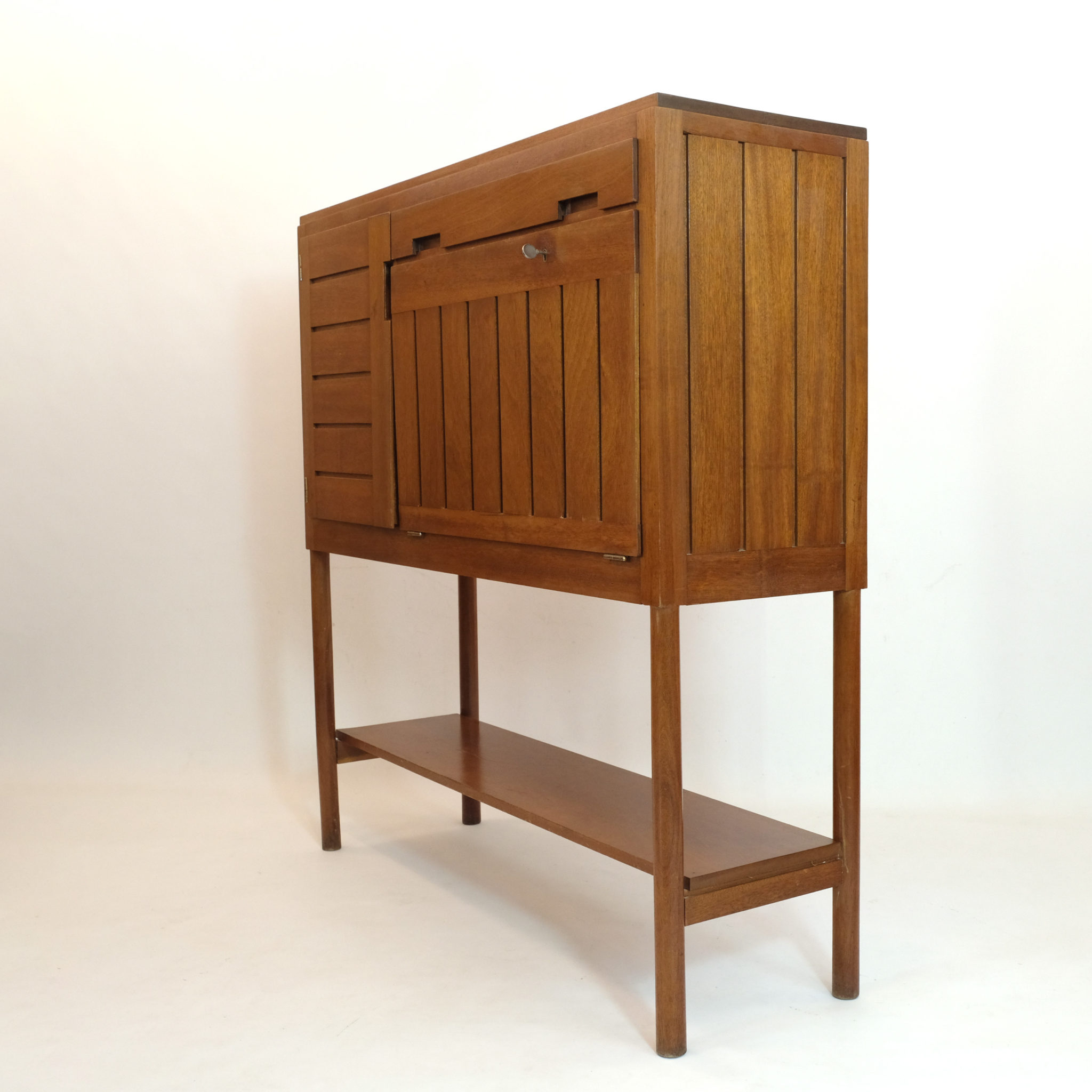 Pierre Gautier Delaye, secrétaire Weekend, 1963. — Lamp and co