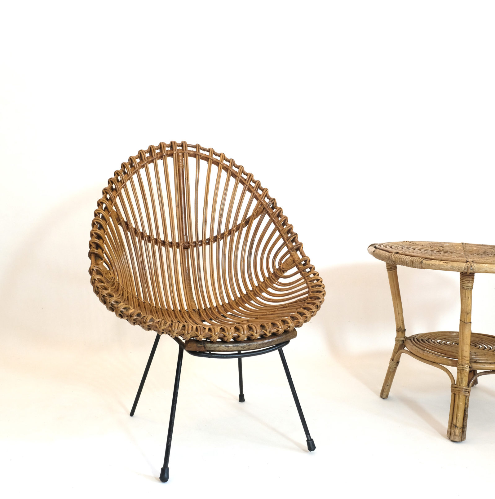 Italian rattan lounge chair from the sixties, n°1.