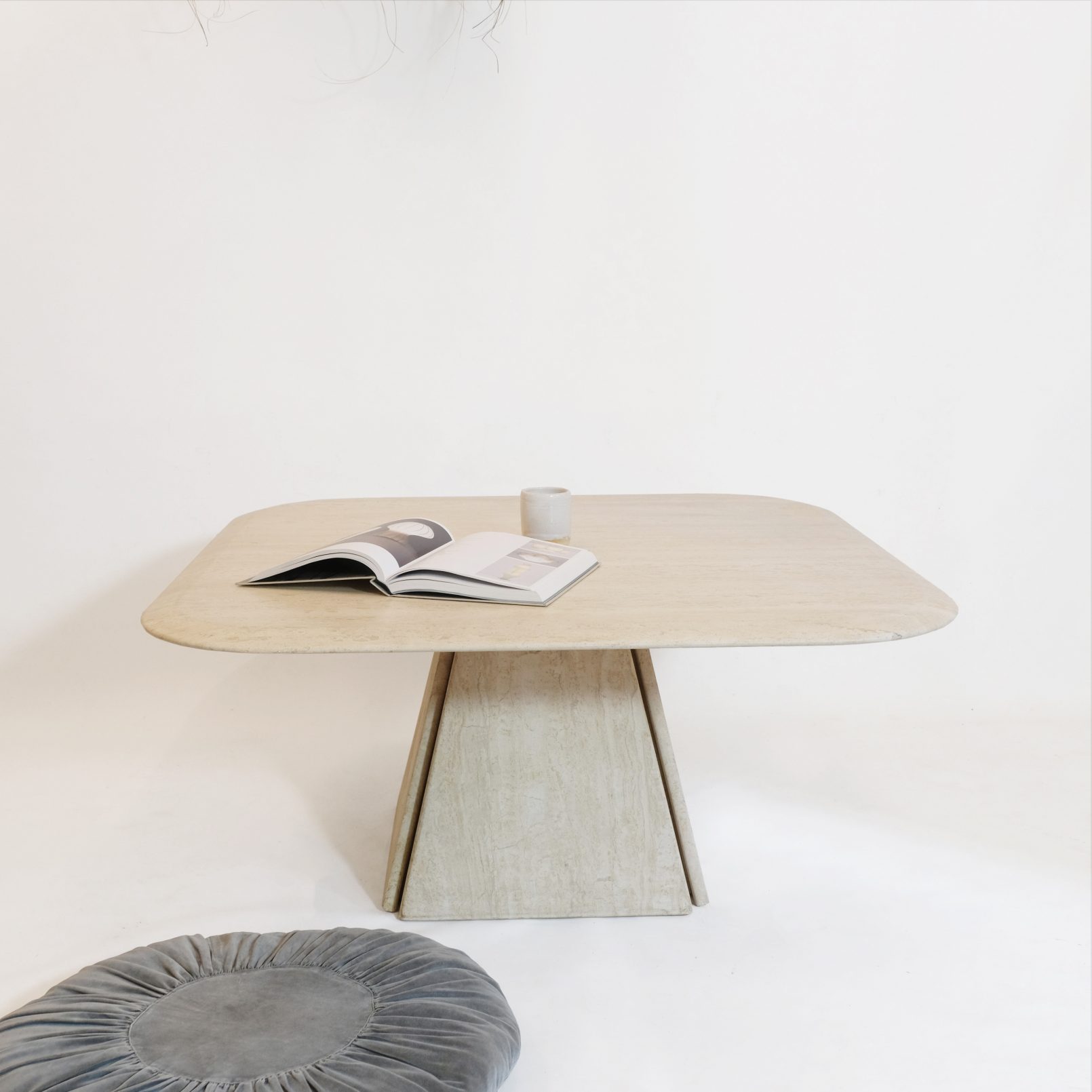 Travertine coffee table, Italian work from the 1970s.