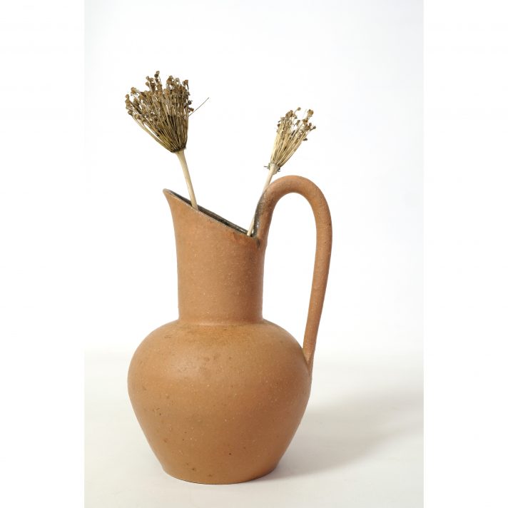 Accolay, terracotta ceramic jug, 25 cm.