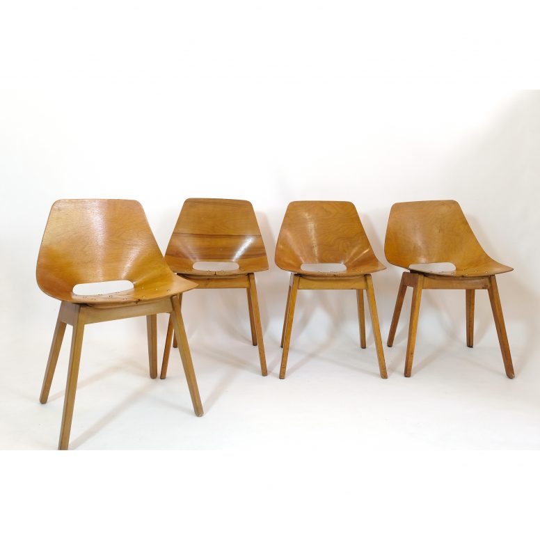 Pierre Guariche, set of 4 Tonneau chairs with wooden legs, Steiner, 1950s.