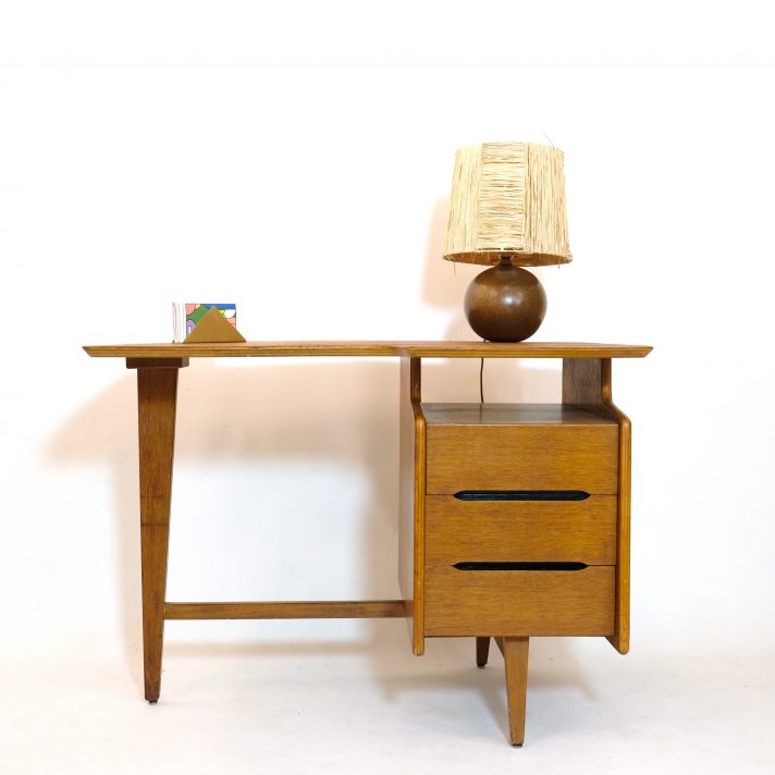 Jacques Hauville, bureau en chêne tripode, 1950s.