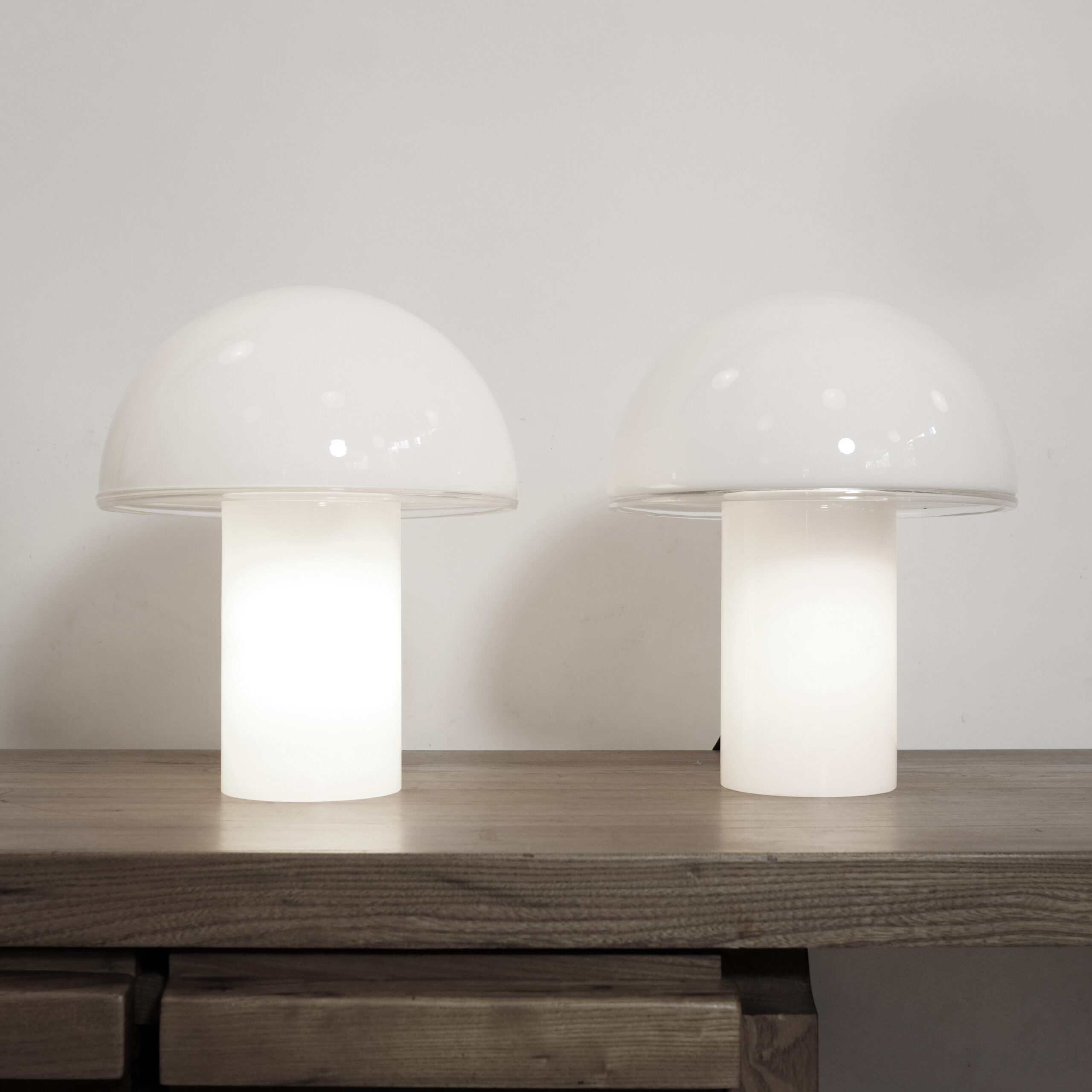Luciano Vistosi, pair of Onfale table lamps, Artemide, 1978.