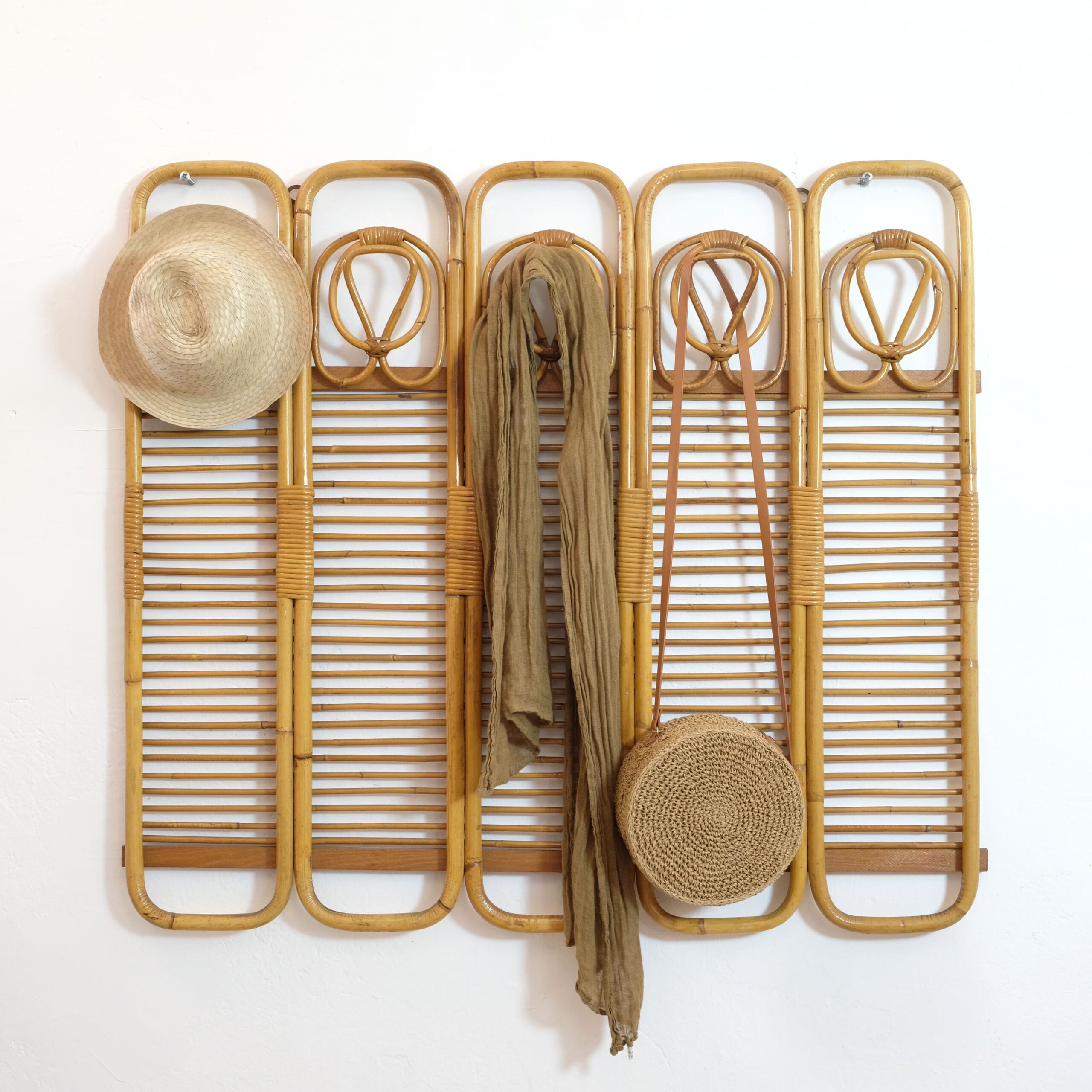 Italian rattan coat hanger from the sixties.