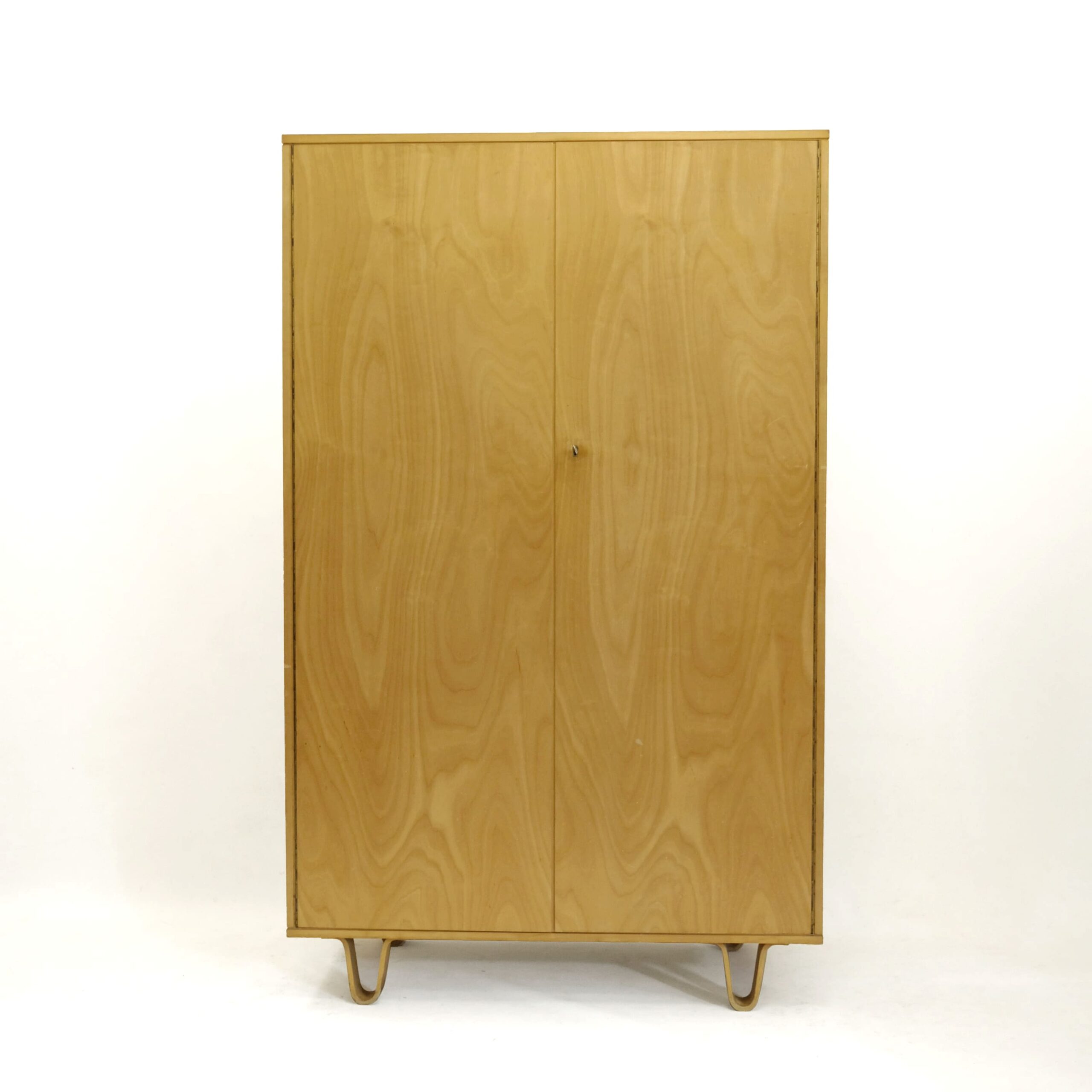Cees Braakman, armoire KB02, Pastoe, 1950, no 3.