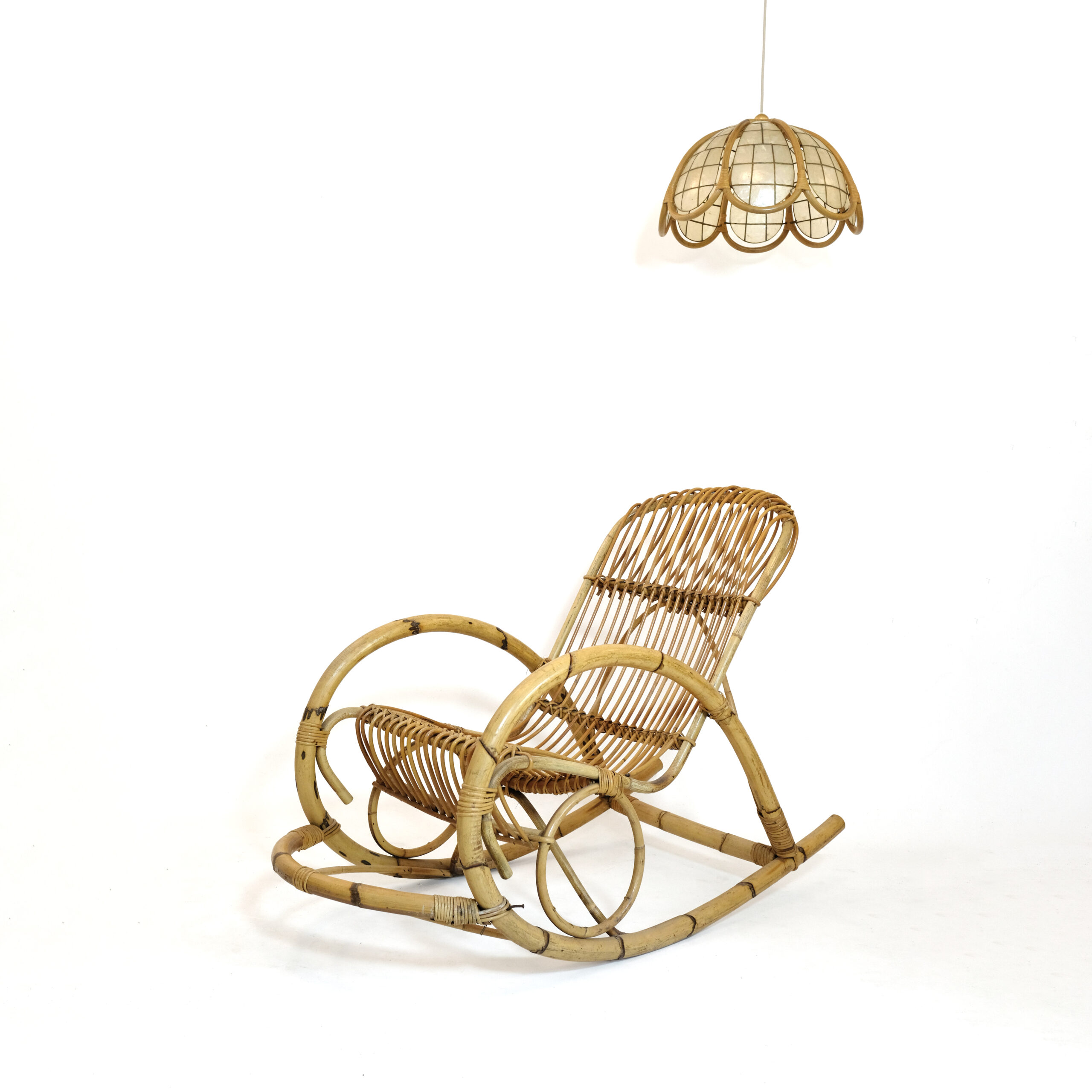 Rohe Noordwolde, rocking chair en rotin des années 60-70.