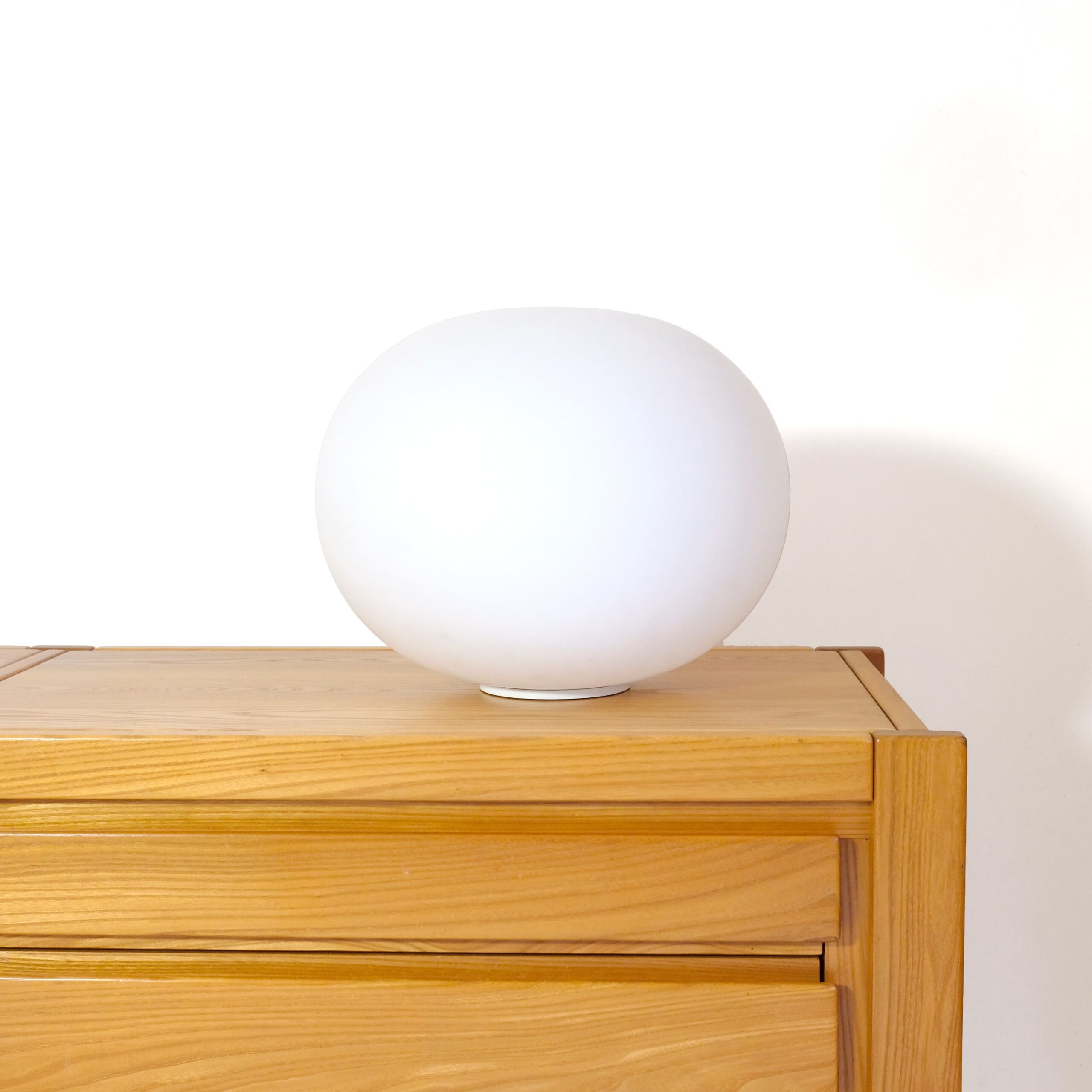 Jasper Morrison, lampe Glo-Ball, Flos, 1998.