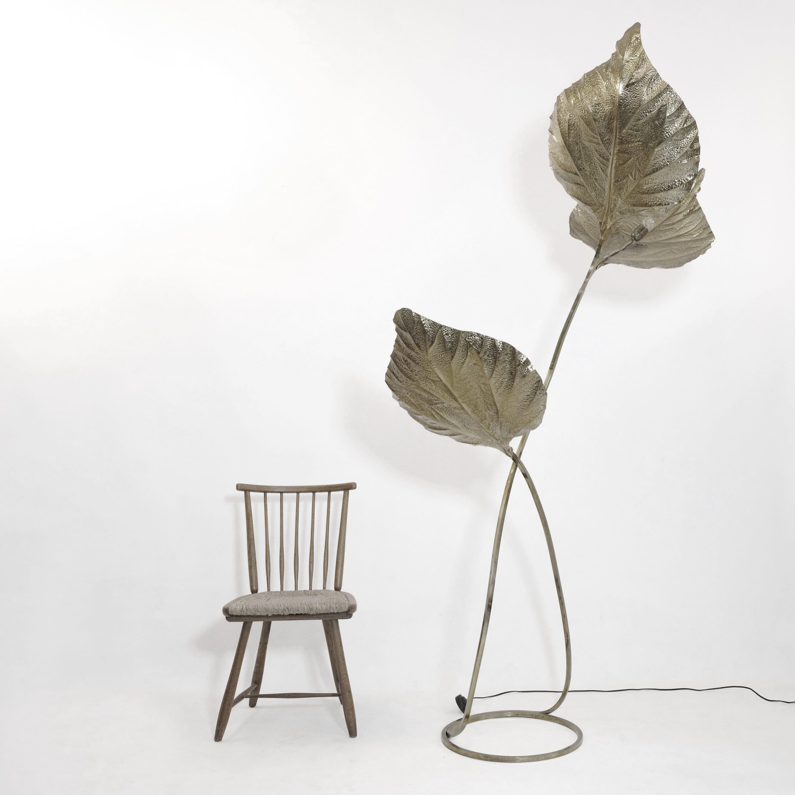 Tommaso Barbi, grand lampadaire en laiton doré des années 70.