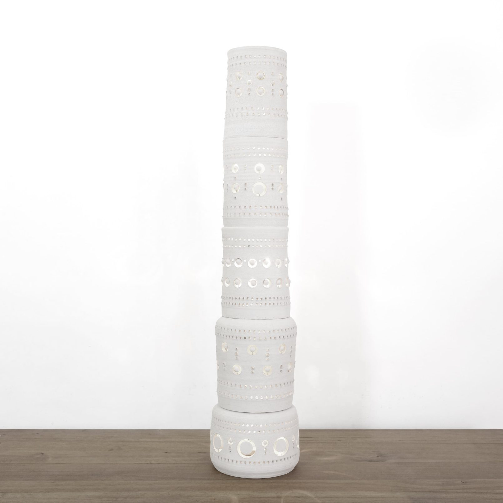 Georges Pelletier, totem floor lamp in white clay.