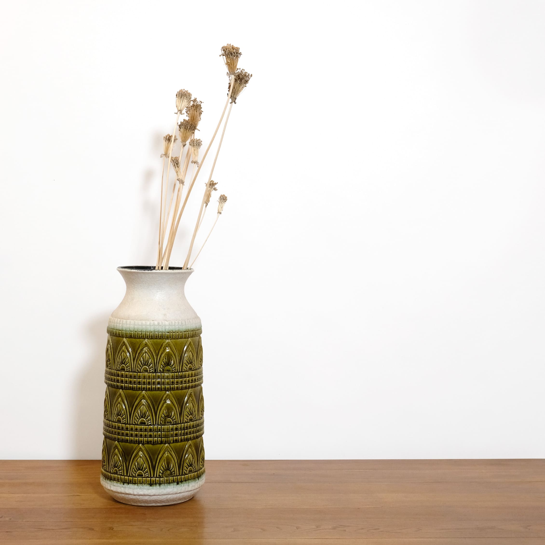 Grand vase en céramique, travail allemand des années 60.