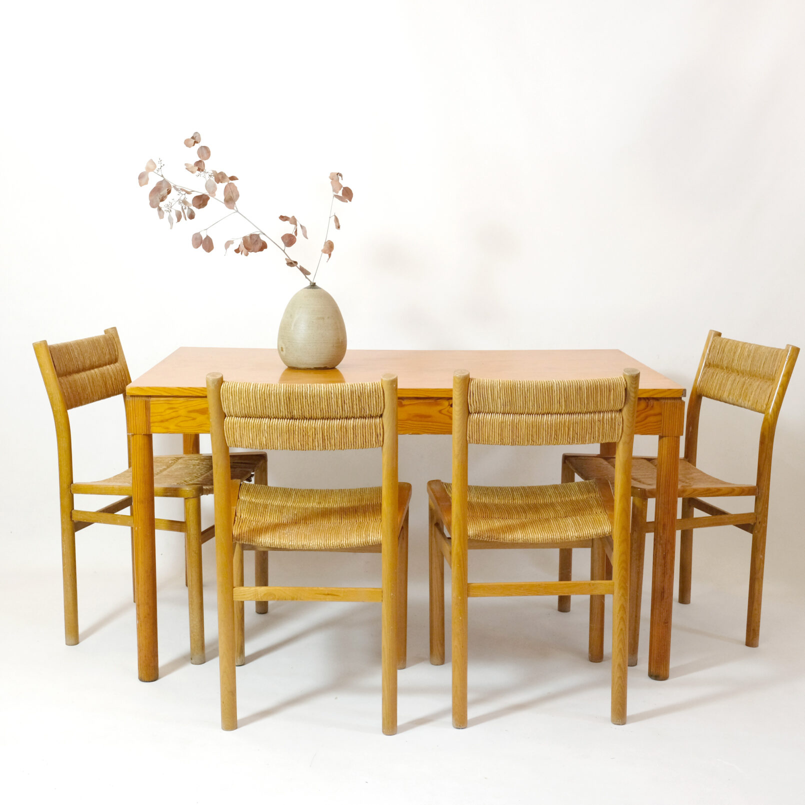 Pierre Gautier Delaye, table à manger avec 2 allonges, édition Weekend, 1958.