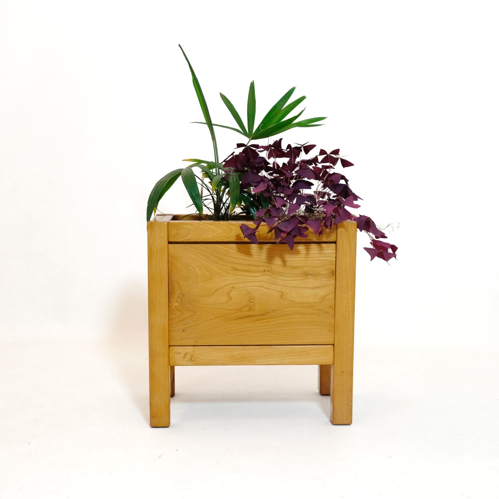 French solid wood planter, 1970s-1980’s.