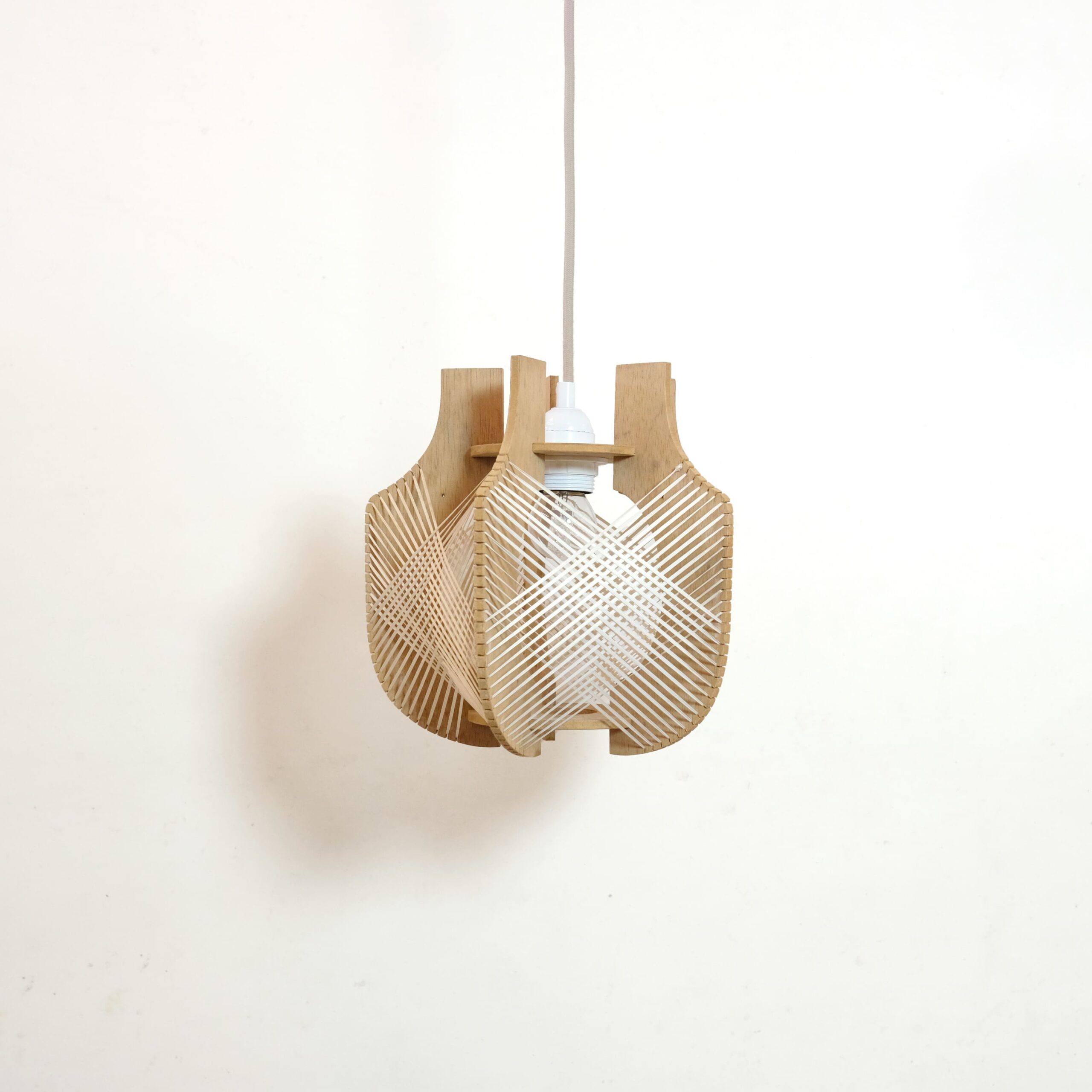 Suspension fil et bois des années 60-70.