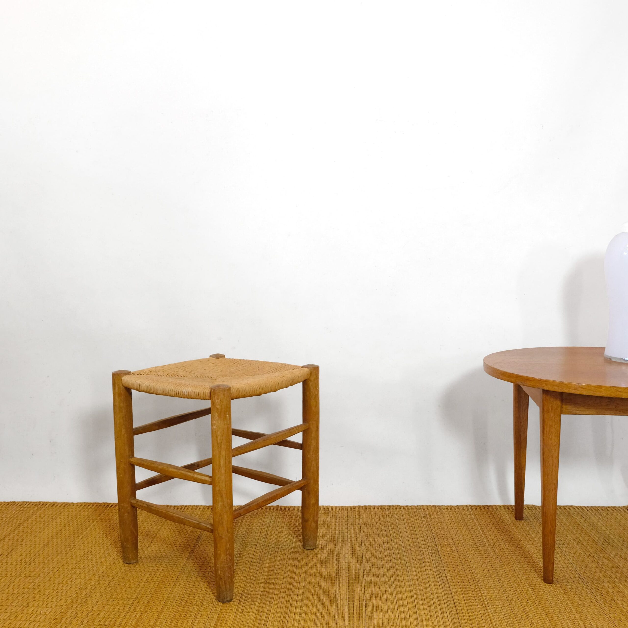 Charlotte Perriand, un tabouret dit bauche, dessin de 1939, no2.